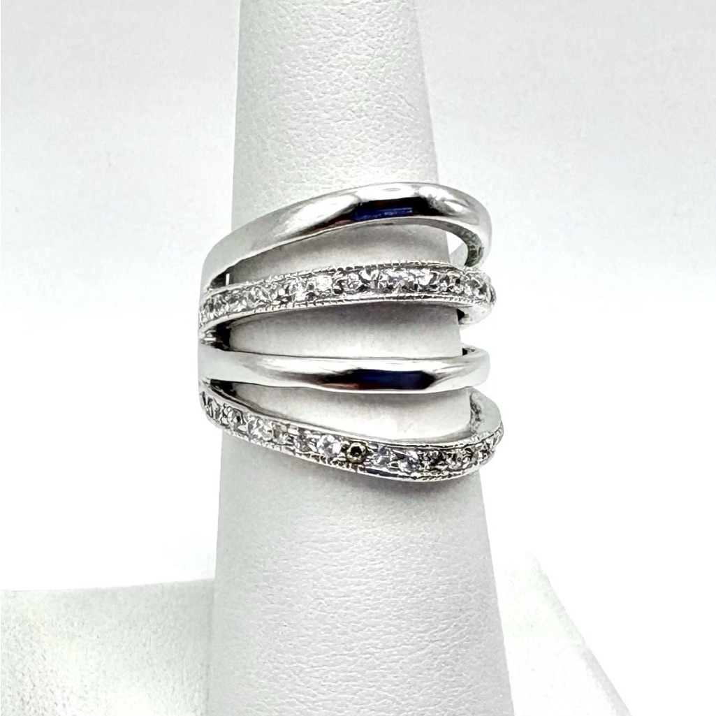 Elegant Freida Rothman Silver Womens Ring With Sparkling Details 80$